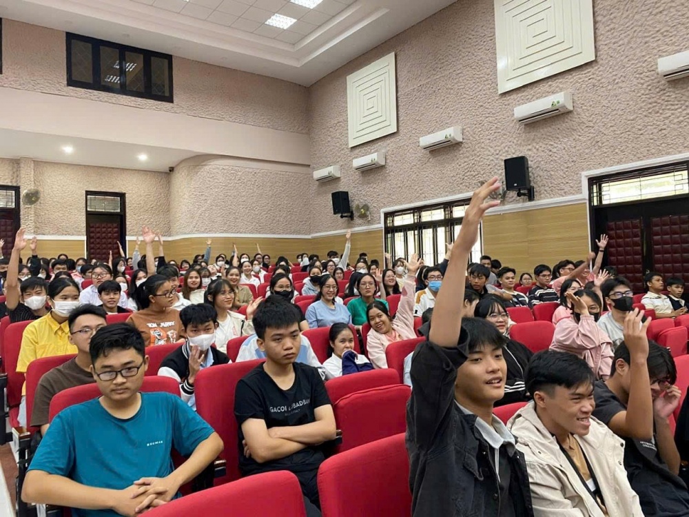 Bình Định: Tuyên truyền, giáo dục tài chính cho sinh viên