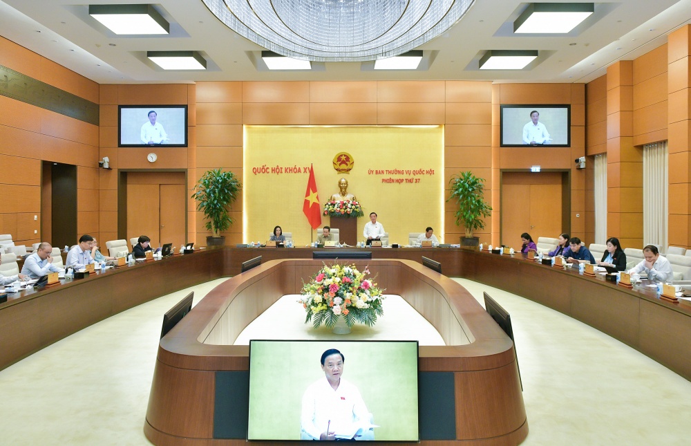 Phó CHủ tịch QUốc hội NGuyễn Khắc Định điều hành phiên họp