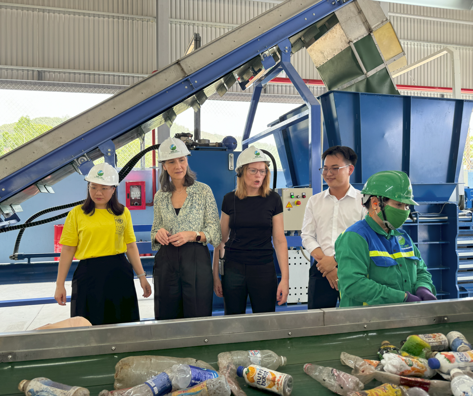 Khởi động Chương trình phân loại rác tại nguồn Khởi động Chương trình phân loại rác tại nguồn