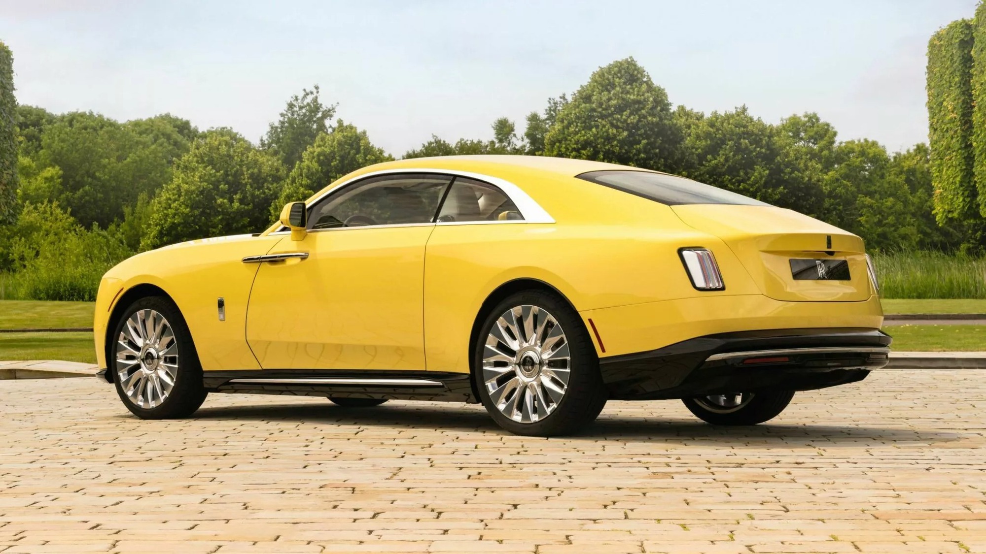 Giới đại gia sẽ đi xe Rolls-Royce gì trong 4 năm tới: SUV điện dưới Cullinan, sedan điện thay thế Phantom, động cơ V12 vẫn còn- Ảnh 3. Giới đại gia sẽ đi xe Rolls-Royce gì trong 4 năm tới: SUV điện dưới Cullinan, sedan điện thay thế Phantom, động cơ V12 vẫn còn- Ảnh 3.