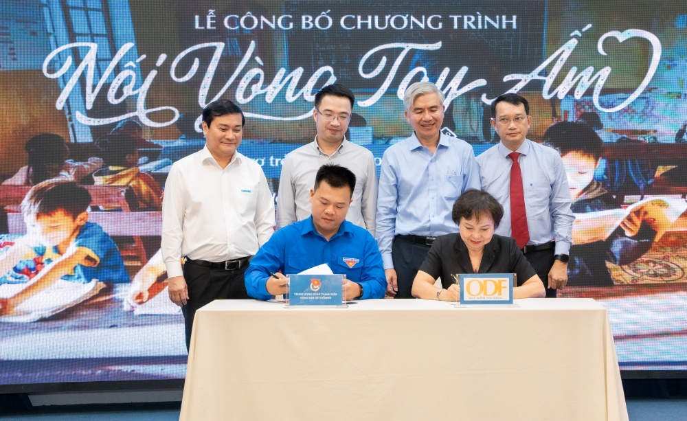 Lễ Công bố dự án “Nối vòng tay ấm”. Lễ Công bố dự án “Nối vòng tay ấm”.