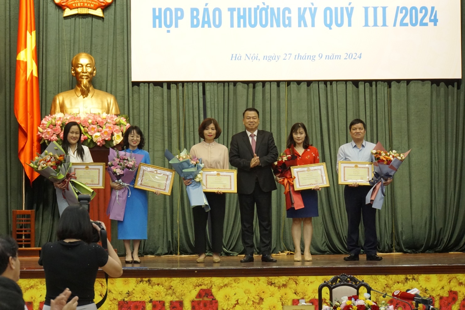 Thu ngân sách ước đạt 85% dự toán Thu ngân sách ước đạt 85% dự toán