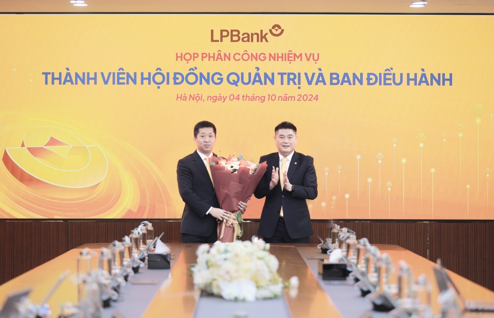 HĐQT LPBank họp phân công nhiệm vụ cho các thành viên HĐQT và Ban điều hành HĐQT LPBank họp phân công nhiệm vụ cho các thành viên HĐQT và Ban điều hành