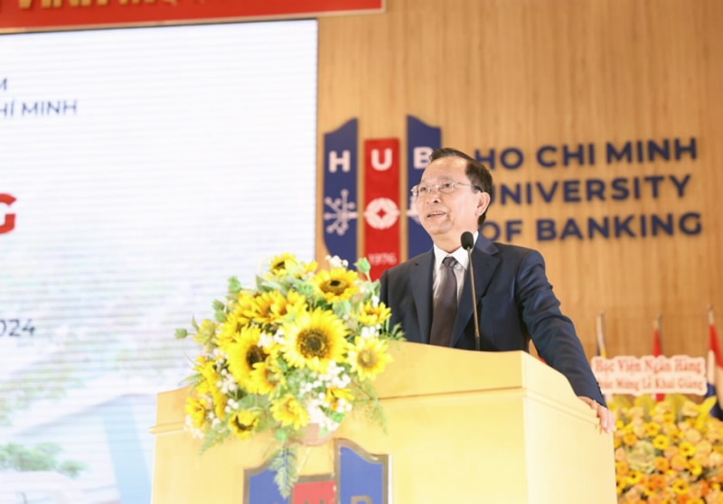 TS. Đào Minh Tú - Phó Thống đốc thường trực NHNN phát biểu tại lễ khai giảng