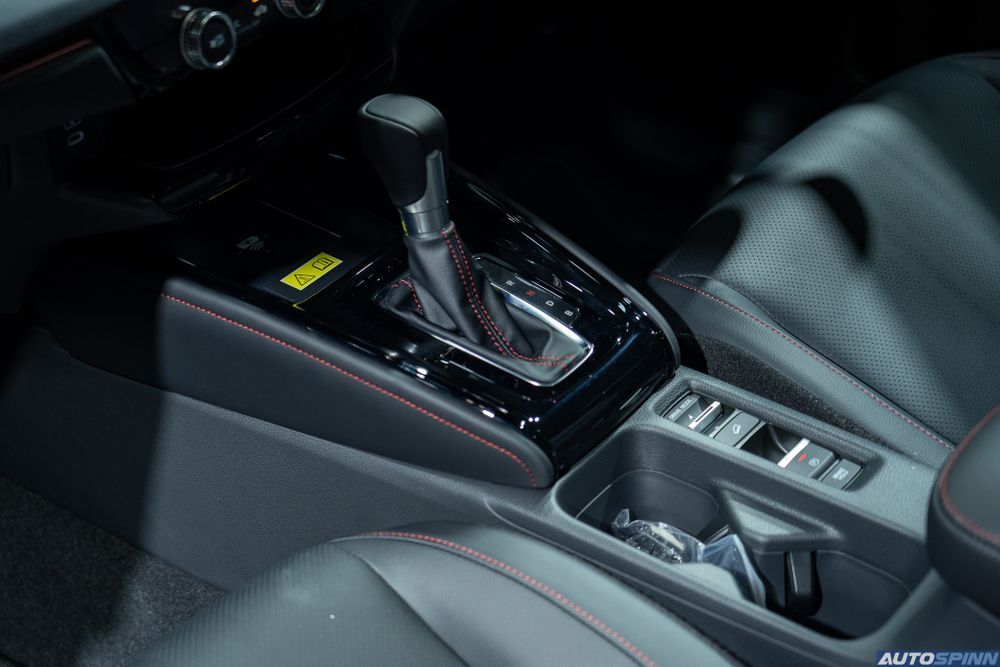 Honda HR-V e:HEV 2024 ra mắt: Chỉ còn động cơ hybrid, có ADAS, giá quy đổi từ 670 triệu đồng, dễ thành hàng hot khi về Việt Nam- Ảnh 8. Honda HR-V e:HEV 2024 ra mắt: Chỉ còn động cơ hybrid, có ADAS, giá quy đổi từ 670 triệu đồng, dễ thành hàng hot khi về Việt Nam- Ảnh 8.