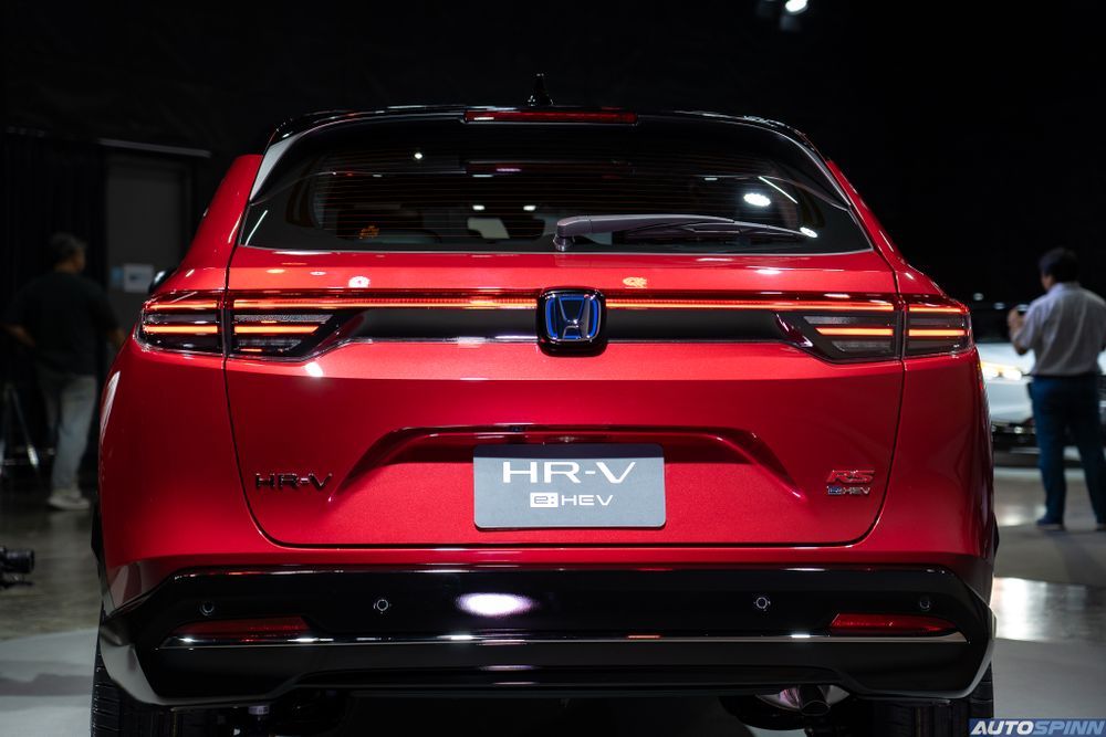 Honda HR-V e:HEV 2024 ra mắt: Chỉ còn động cơ hybrid, có ADAS, giá quy đổi từ 670 triệu đồng, dễ thành hàng hot khi về Việt Nam- Ảnh 12. Honda HR-V e:HEV 2024 ra mắt: Chỉ còn động cơ hybrid, có ADAS, giá quy đổi từ 670 triệu đồng, dễ thành hàng hot khi về Việt Nam- Ảnh 12.