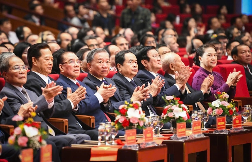 Các đồng chí lãnh đạo, nguyên lãnh đạo Đảng, Nhà nước dự lễ kỷ niệm