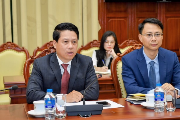 Phó Thống đốc Phạm Tiến Dũng làm việc với Chủ tịch UnionPay International Phó Thống đốc Phạm Tiến Dũng làm việc với Chủ tịch UnionPay International