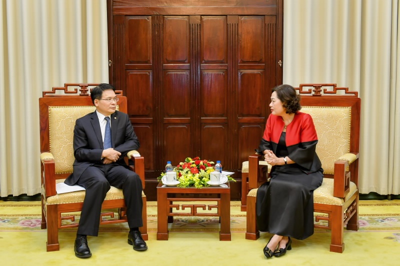 NHNN luôn tạo điều kiện thuận lợi cho các ngân hàng nước ngoài hoạt động tại Việt Nam NHNN luôn tạo điều kiện thuận lợi cho các ngân hàng nước ngoài hoạt động tại Việt Nam