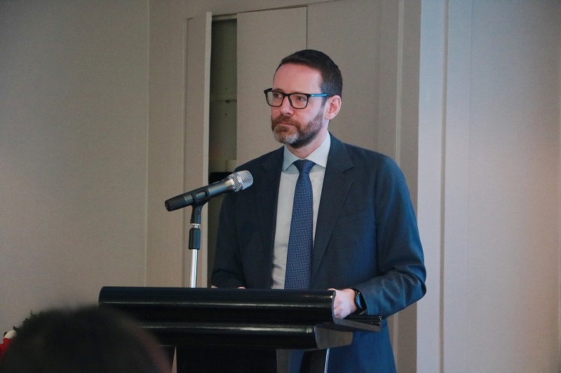 Ông Iain Frew, Đại sứ Liên hiệp Vương quốc Anh và Bắc Ireland tại Việt Nam phát biểu chúc mừng tại sự kiện Ông Iain Frew, Đại sứ Liên hiệp Vương quốc Anh và Bắc Ireland tại Việt Nam phát biểu chúc mừng tại sự kiện