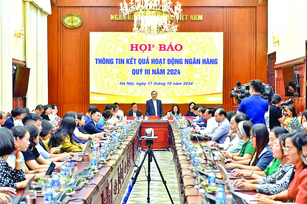 Phó Thống đốc Thường trực NHNN Đào Minh Tú chủ trì buổi họp báo Phó Thống đốc Thường trực NHNN Đào Minh Tú chủ trì buổi họp báo