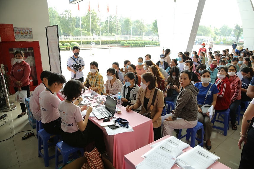 Những phụ nữ yếu thế tham gia tầm soát ung thư tại Bệnh viện Ung Bướu TP. HCM Những phụ nữ yếu thế tham gia tầm soát ung thư tại Bệnh viện Ung Bướu TP. HCM