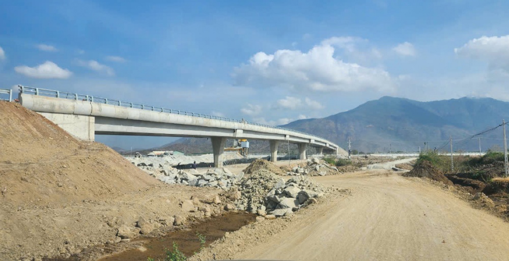 Ninh Thuận đã chọn hạ tầng làm khâu đột phá để thu hút đầu tư.