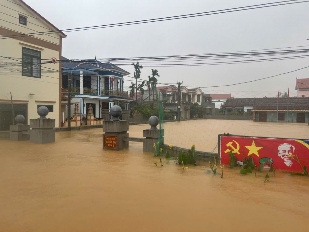 Quảng Bình: Nhiều nơi ngập sâu trong biển nước, thiệt hại nặng nề