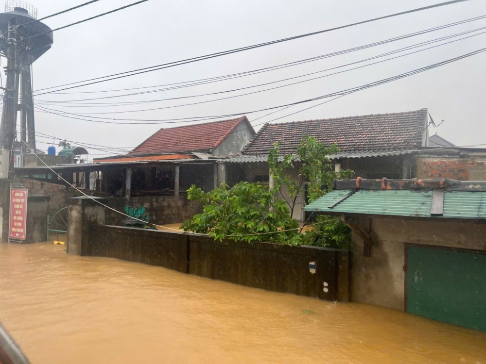 Quảng Bình: Nhiều nơi ngập sâu trong biển nước, thiệt hại nặng nề