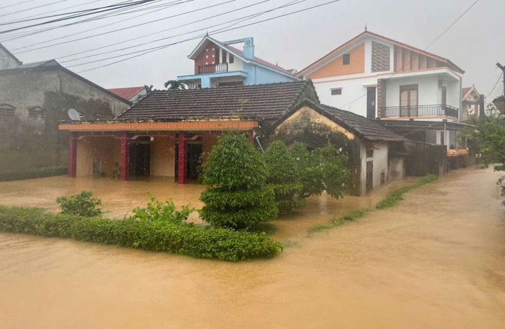 Quảng Bình: Nhiều nơi ngập sâu trong biển nước, thiệt hại nặng nề