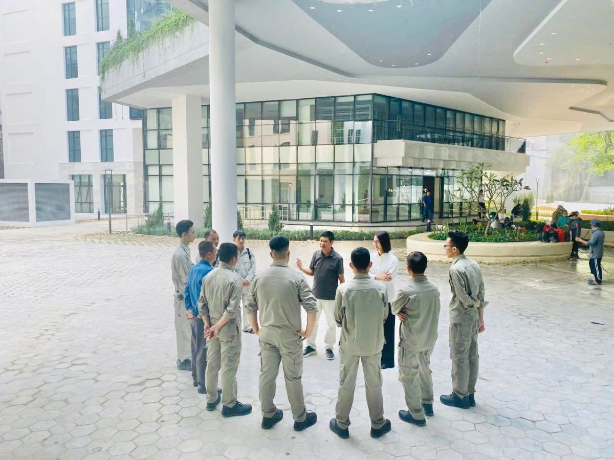   Nhân sự kỹ thuật của TNPM tiếp nhận dự án.