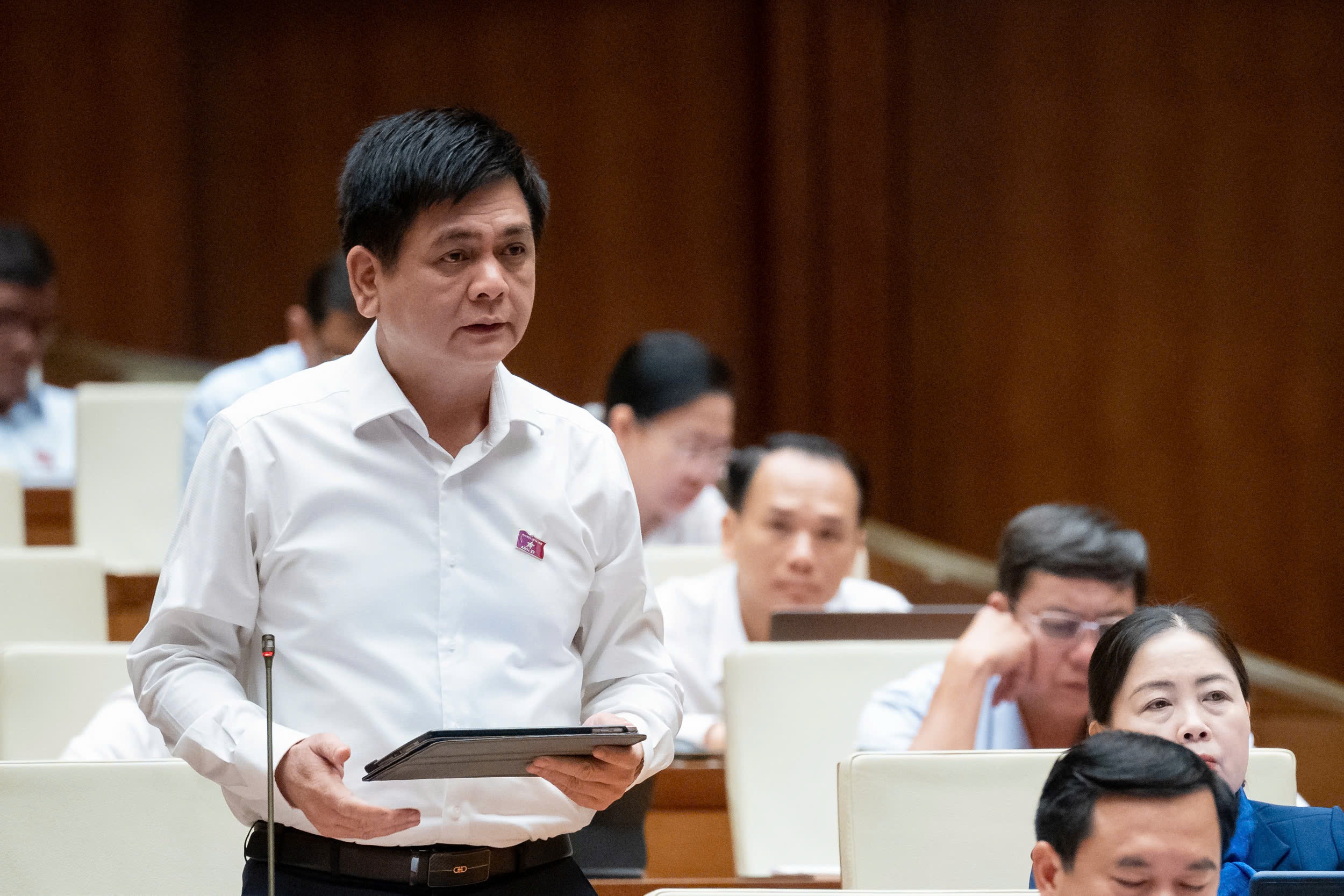 Đại biểu Nguyễn Lâm Thành