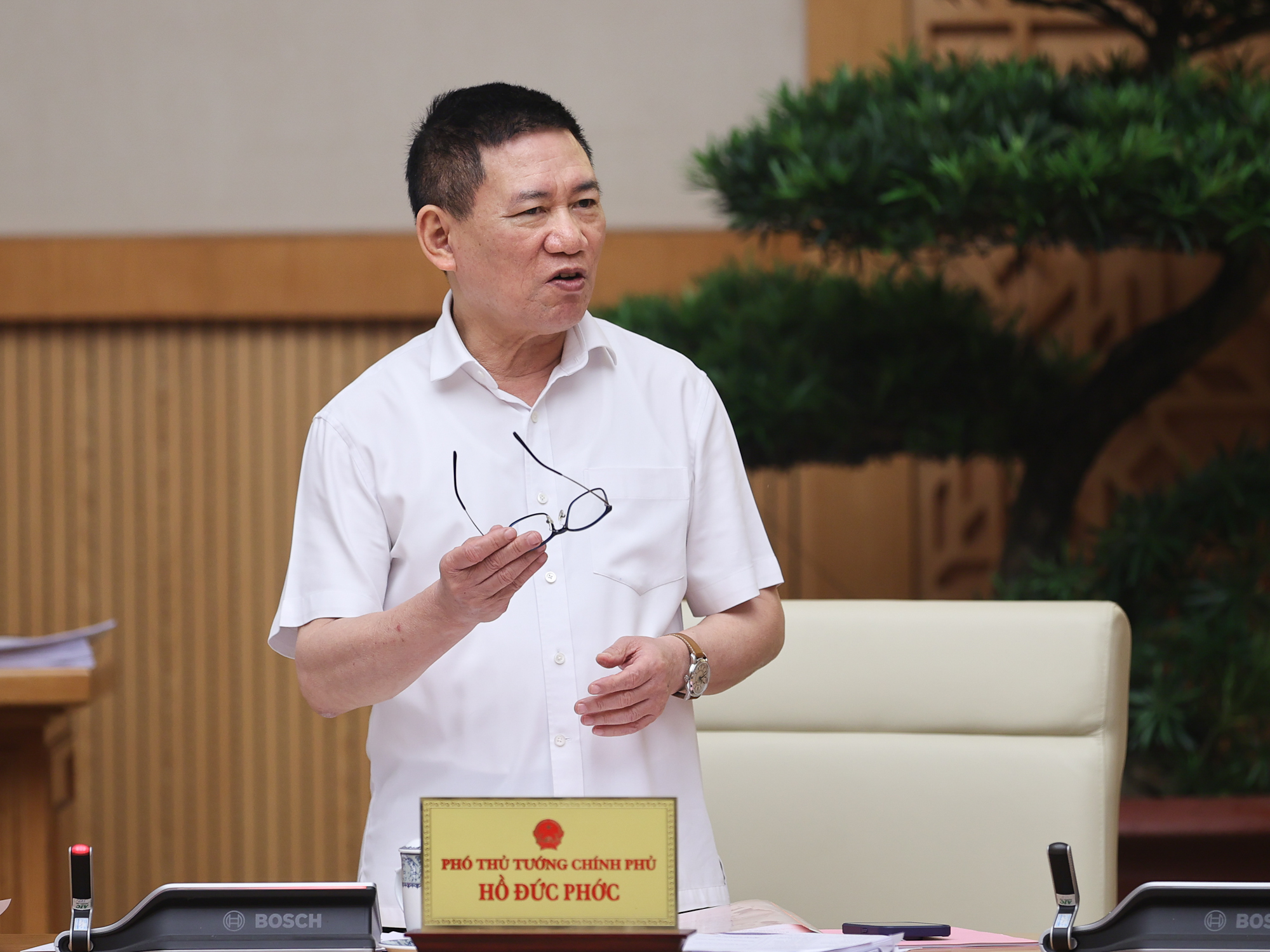 Thủ tướng: Tháo gỡ được điểm nghẽn thể chế, tăng trưởng GDP có thể đạt 2 con số trong những thập kỷ tới- Ảnh 5. Thủ tướng: Tháo gỡ được điểm nghẽn thể chế, tăng trưởng GDP có thể đạt 2 con số trong những thập kỷ tới- Ảnh 5.