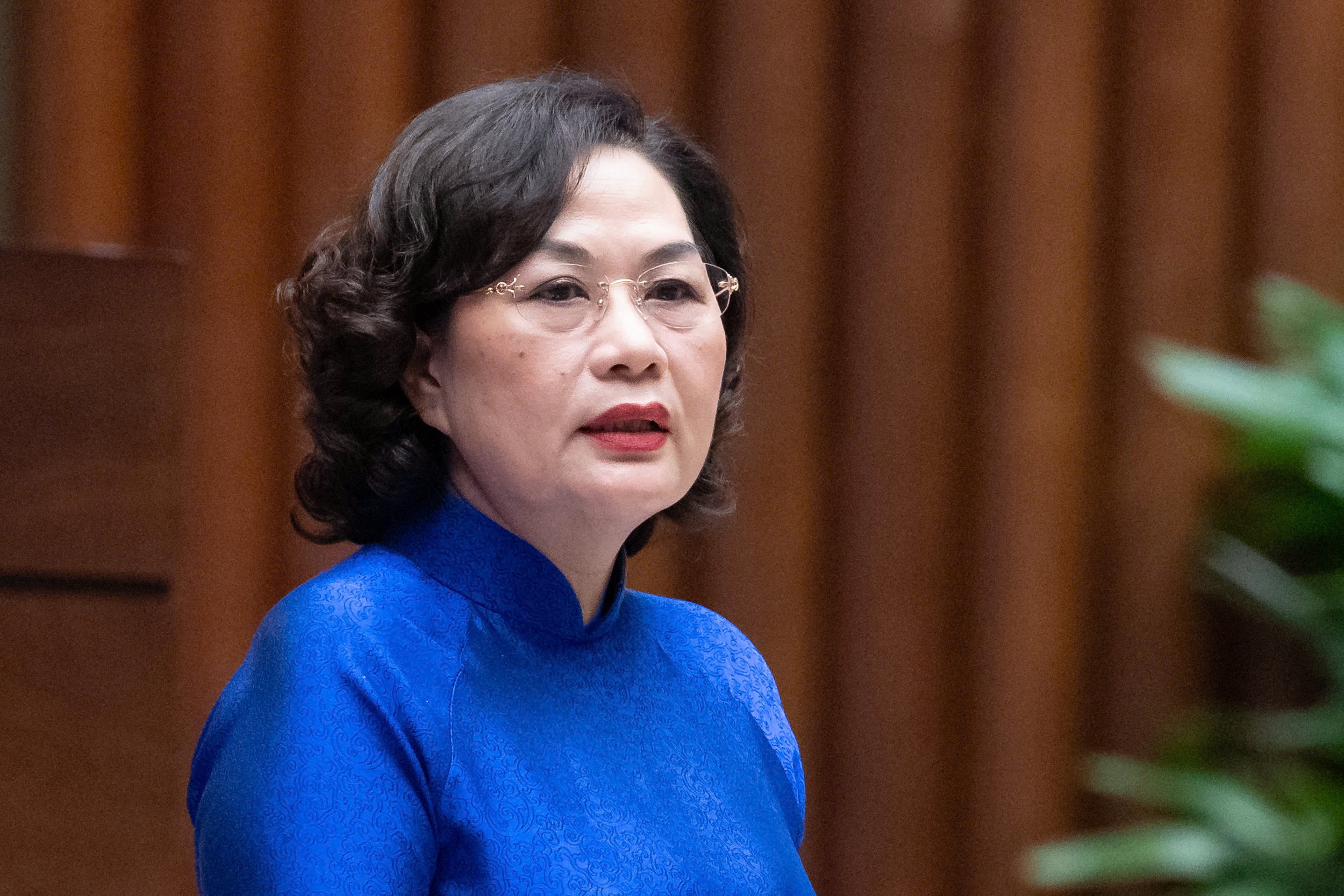 Thống đốc Nguyễn Thị Hồng trả lời