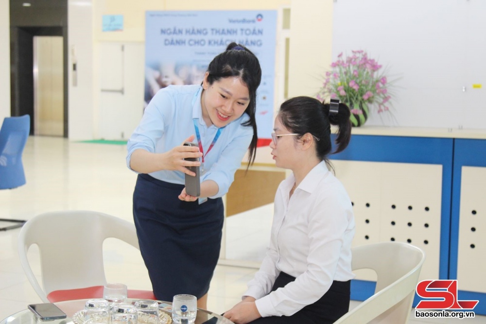 Ngành Ngân hàng Sơn La đồng hành cùng địa phương phát triển kinh tế Ngành Ngân hàng Sơn La đồng hành cùng địa phương phát triển kinh tế