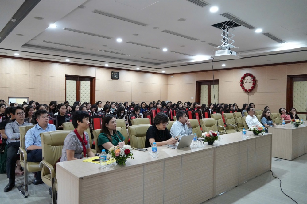 Ban Vì sự tiến bộ Phụ nữ CIC tổ chức Tọa đàm “Phép lịch sự xã giao trong giao tiếp”