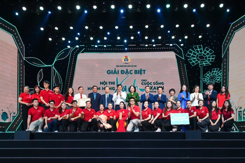 Hội thi “Ngân hàng xanh cho cuộc sống xanh” năm 2024: Lan toả thông điệp mạnh mẽ về tăng trưởng xanh Hội thi “Ngân hàng xanh cho cuộc sống xanh” năm 2024: Lan toả thông điệp mạnh mẽ về tăng trưởng xanh