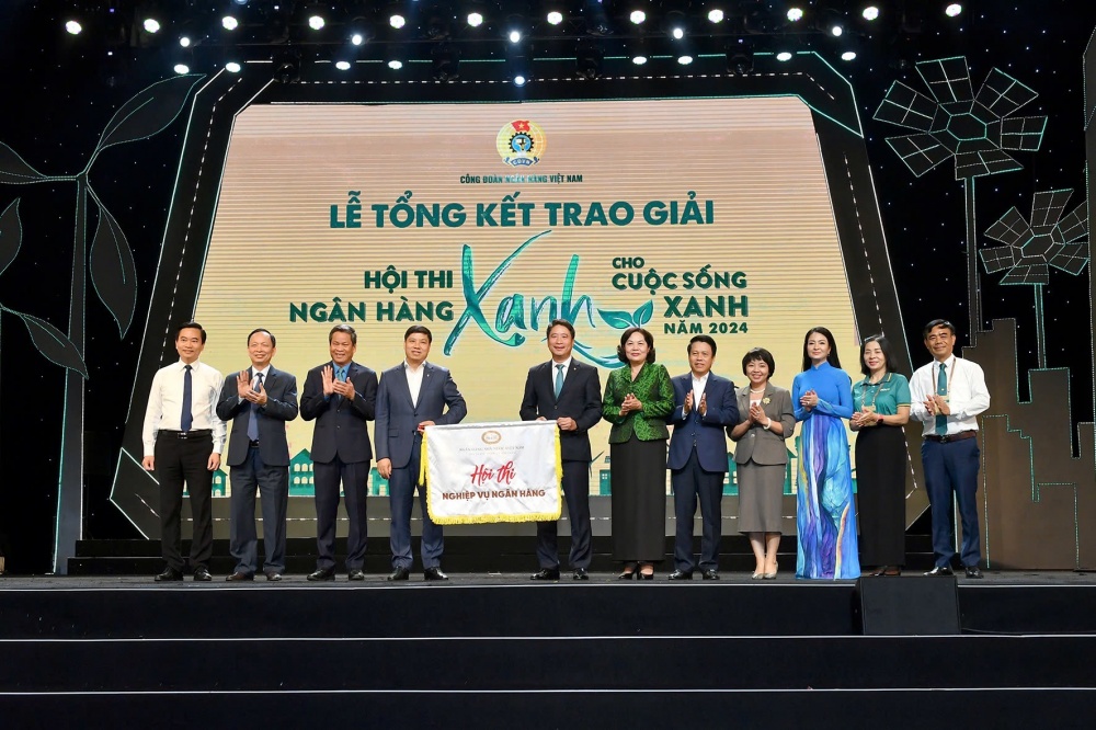 Hội thi “Ngân hàng xanh cho cuộc sống xanh” năm 2024: Lan toả thông điệp mạnh mẽ về tăng trưởng xanh Hội thi “Ngân hàng xanh cho cuộc sống xanh” năm 2024: Lan toả thông điệp mạnh mẽ về tăng trưởng xanh
