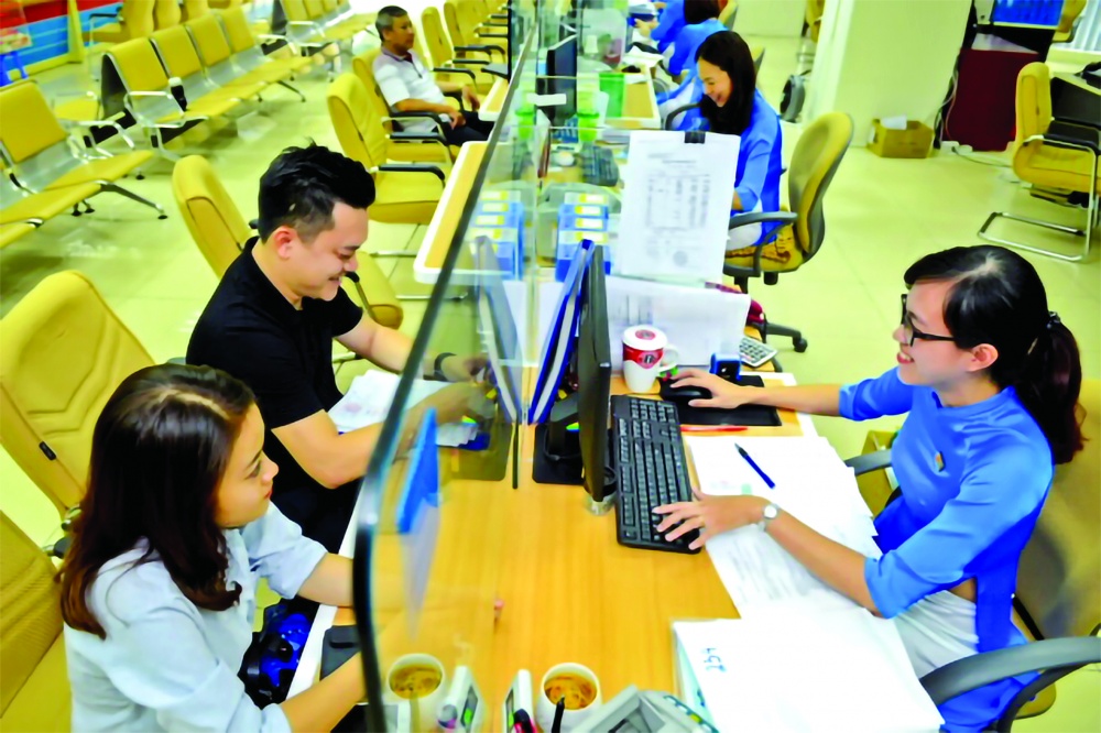 Ngành Ngân hàng đang triển khai đồng bộ các giải pháp tăng khả năng tiếp cận vốn cho doanh nghiệp, người dân Ngành Ngân hàng đang triển khai đồng bộ các giải pháp tăng khả năng tiếp cận vốn cho doanh nghiệp, người dân