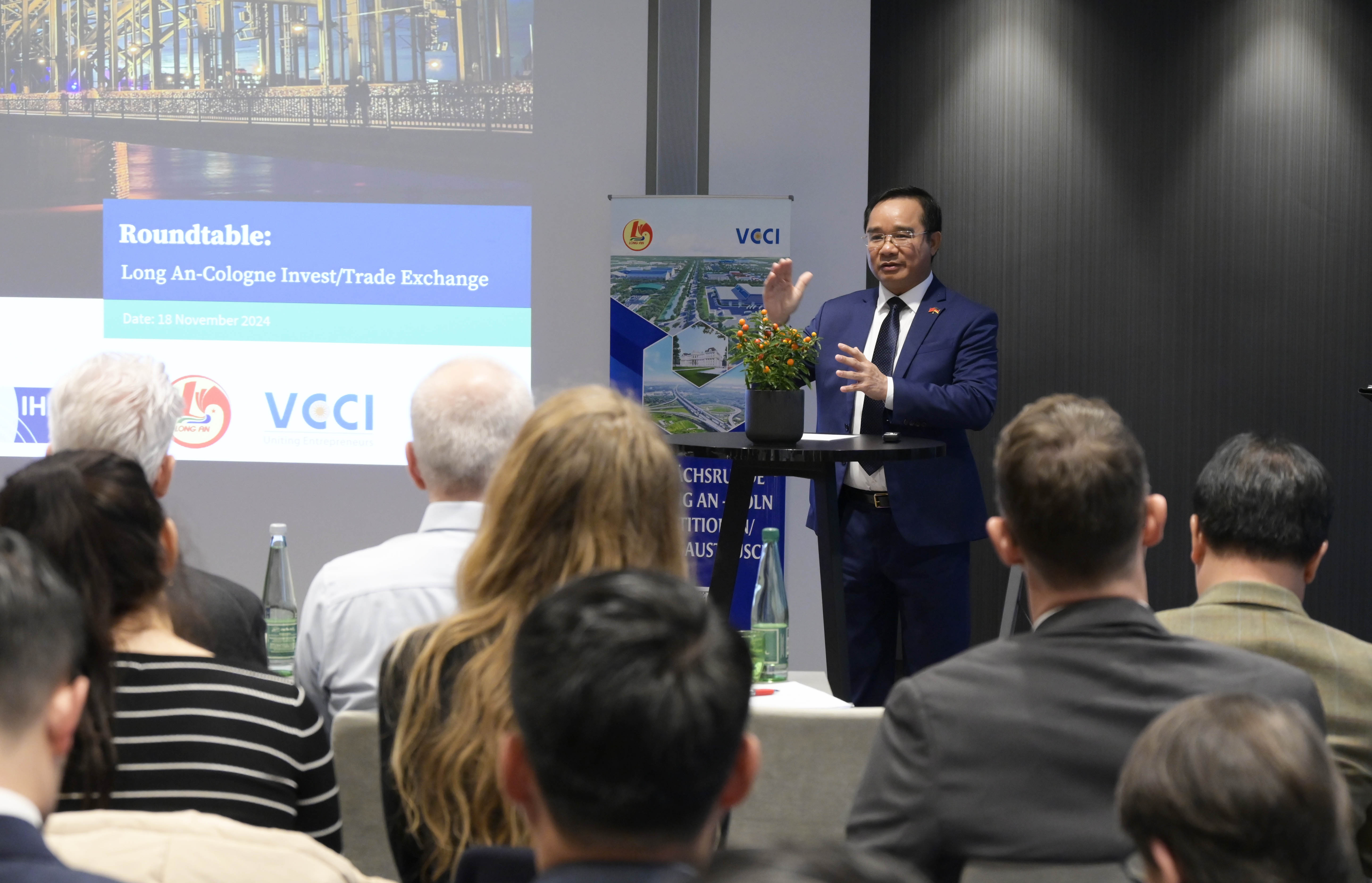 4. Ông Nguyễn Văn Được - Bí thư Tỉnh ủy, Chủ tịch HĐND tinh LA phat bieu