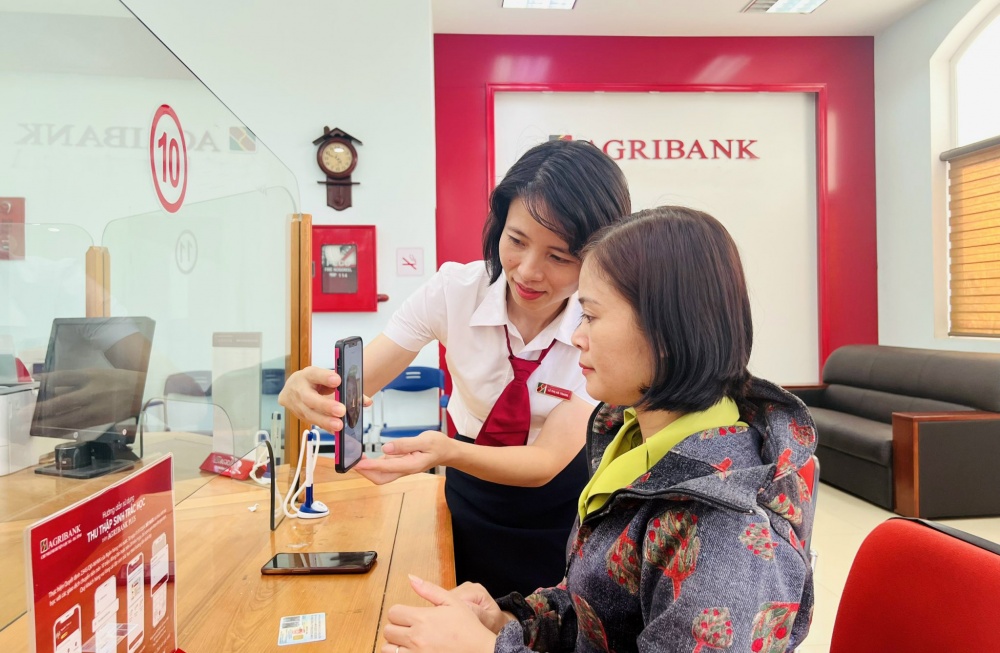 Thu thập sinh trắc học để rinh iPhone 16 cùng Agribank Plus Thu thập sinh trắc học để rinh iPhone 16 cùng Agribank Plus