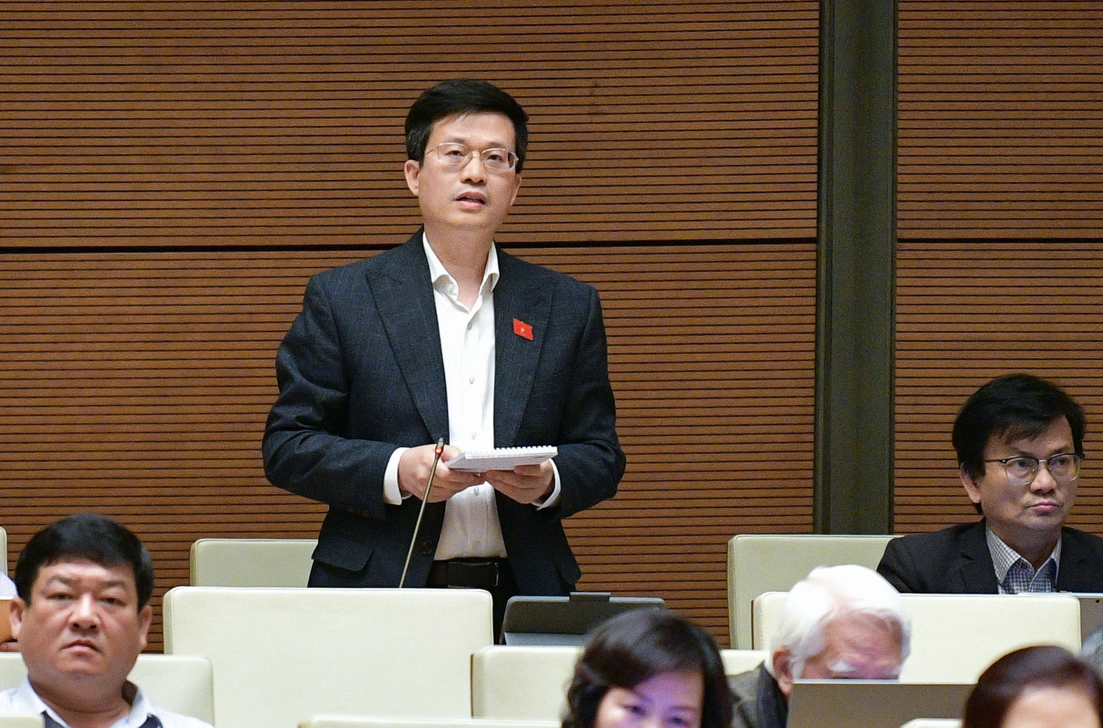 Đại biểu Đỗ Chí Nghĩa Đại biểu Đỗ Chí Nghĩa