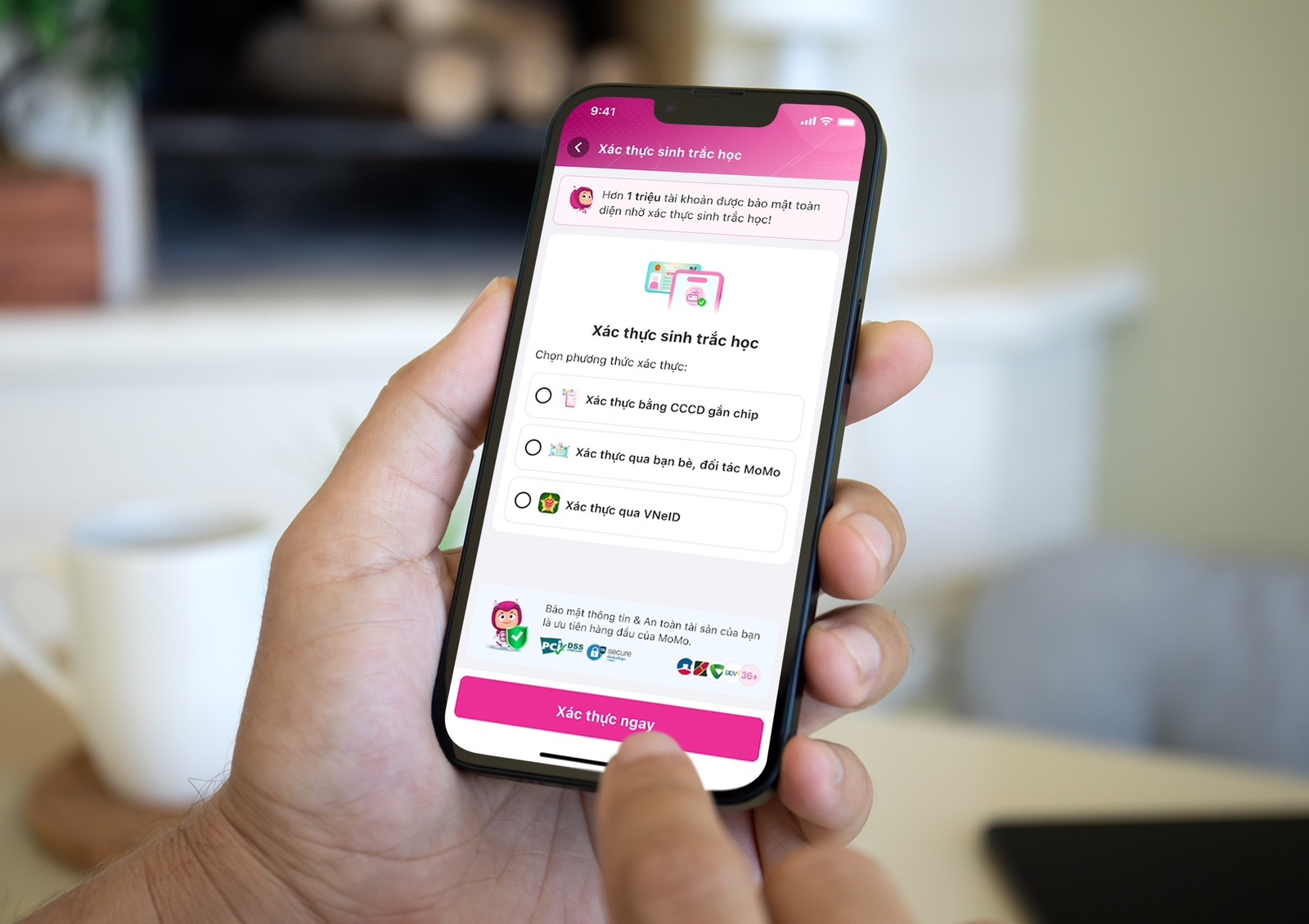 MoMo hỗ trợ người dùng xác thực sinh trắc học đảm bảo giao dịch thông suốt và an toàn MoMo hỗ trợ người dùng xác thực sinh trắc học đảm bảo giao dịch thông suốt và an toàn