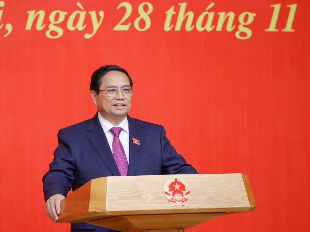 Giao nhiệm vụ cho hai Bộ trưởng, Thủ tướng mong muốn các đồng chí phát huy thế mạnh, kinh nghiệm công tác, Thủ tướng Phạm Minh Chính trao quyết định bổ nhiệm và giao nhiệm vụ cho 2 tân Bộ trưởng