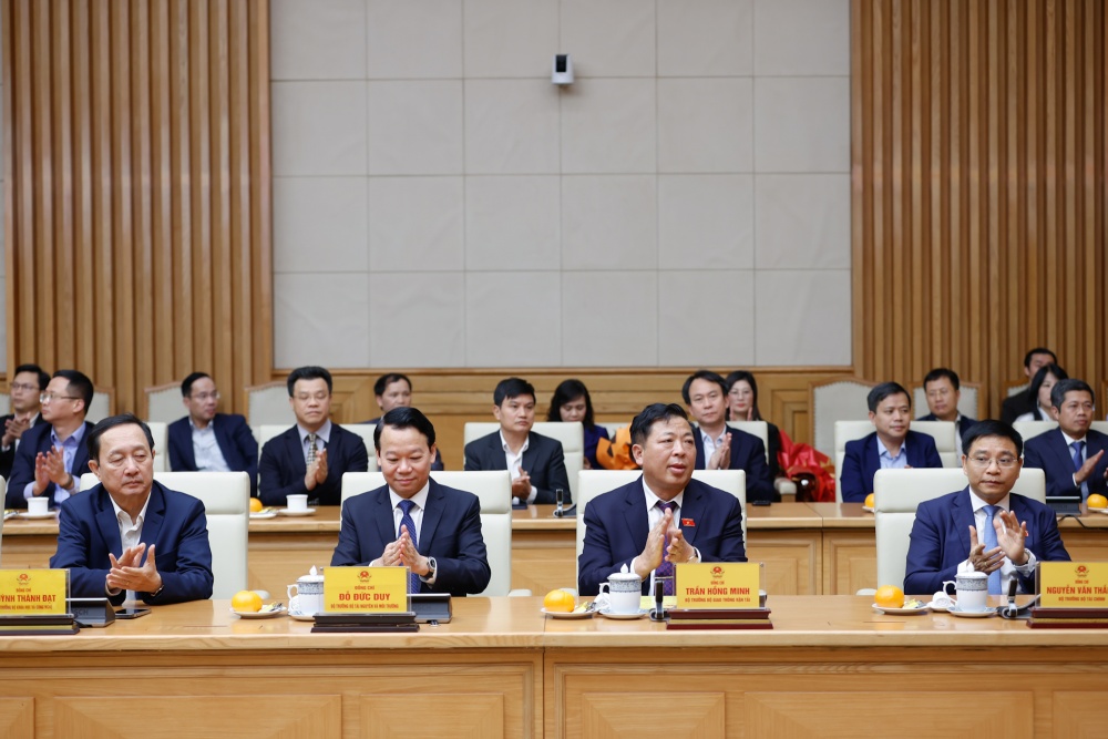 Bộ trưởng Bộ Tài chính Nguyễn Văn Thắng và Bộ trưởng Bộ Giao thông vận tải Trần Hồng Minh khẳng định sẽ không ngừng cố gắng, giữ gìn và phát huy đoàn kết, đồng lòng, nỗ lực cùng tập thể Chính phủ hoàn thành xuất sắc các nhiệm vụ được giao - Ảnh: VGP/Nhật Bắc Bộ trưởng Bộ Tài chính Nguyễn Văn Thắng và Bộ trưởng Bộ Giao thông vận tải Trần Hồng Minh khẳng định sẽ không ngừng cố gắng, giữ gìn và phát huy đoàn kết, đồng lòng, nỗ lực cùng tập thể Chính phủ hoàn thành xuất sắc các nhiệm vụ được giao - Ảnh: VGP/Nhật Bắc