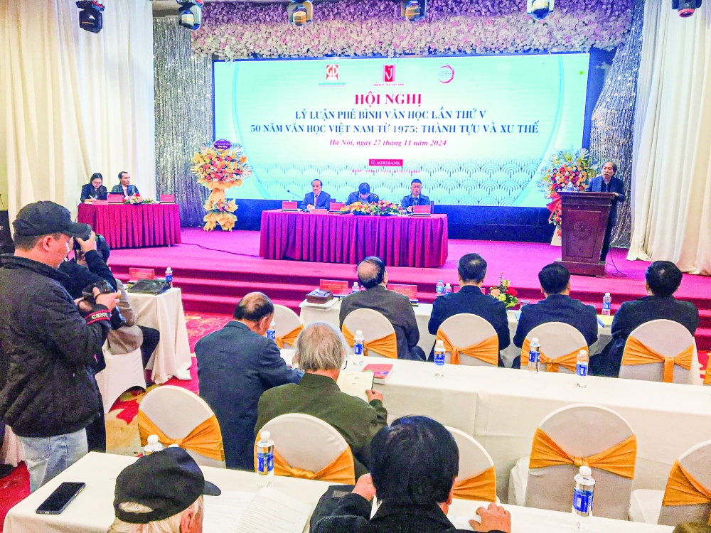 Các đại biểu tham gia Hội nghị Lý luận phê bình văn học lần thứ V: “50 năm Văn học Việt Nam từ 1975: Thành tựu và xu thế”. Các đại biểu tham gia Hội nghị Lý luận phê bình văn học lần thứ V: “50 năm Văn học Việt Nam từ 1975: Thành tựu và xu thế”.