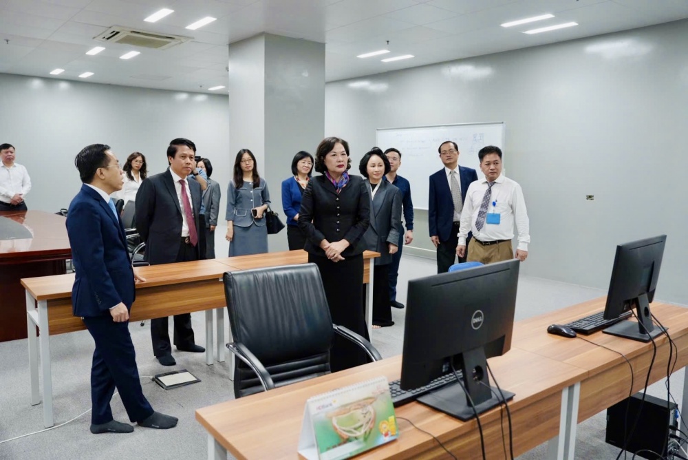 Tiếp tục đẩy mạnh chuyển đổi số ngành Ngân hàng cùng đất nước bước vào kỷ nguyên mới Tiếp tục đẩy mạnh chuyển đổi số ngành Ngân hàng cùng đất nước bước vào kỷ nguyên mới