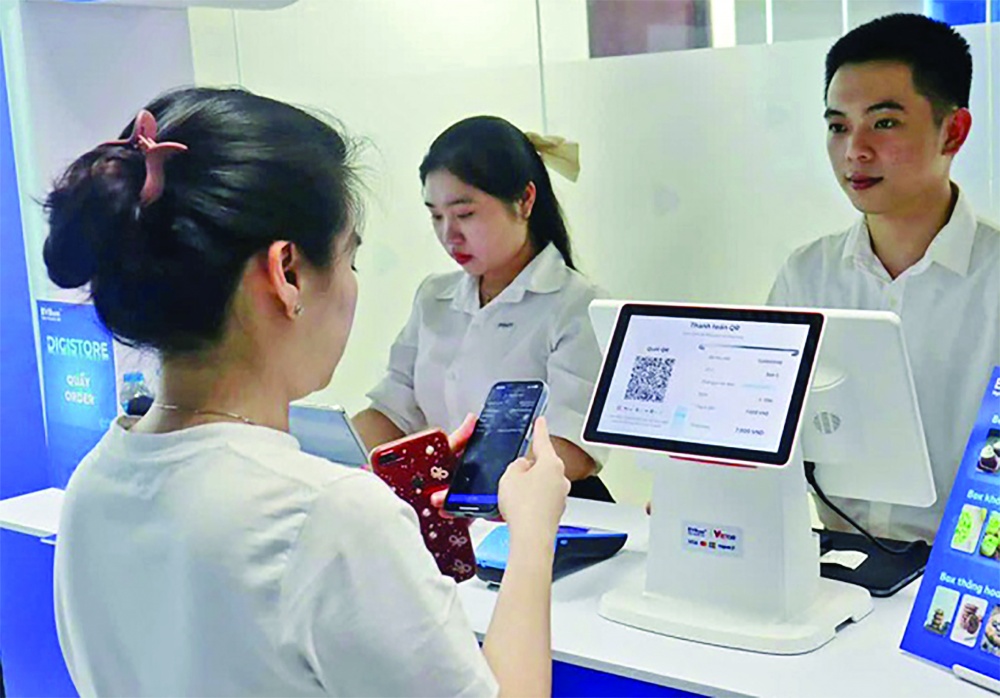 Các ngân hàng cung cấp nhiều giải pháp số hoá với những tiện ích cho nhà bán hàng để tăng giao dịch qua ngân hàng Các ngân hàng cung cấp nhiều giải pháp số hoá với những tiện ích cho nhà bán hàng để tăng giao dịch qua ngân hàng