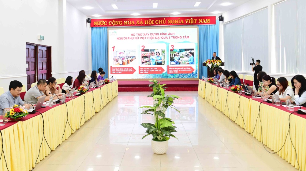 chương trình tập huấn về ESG tại Sóc Trăng, với chủ đề “Kiến tạo giá trị xã hội tích cực thông qua nâng cao quyền năng kinh tế của phụ nữ”.