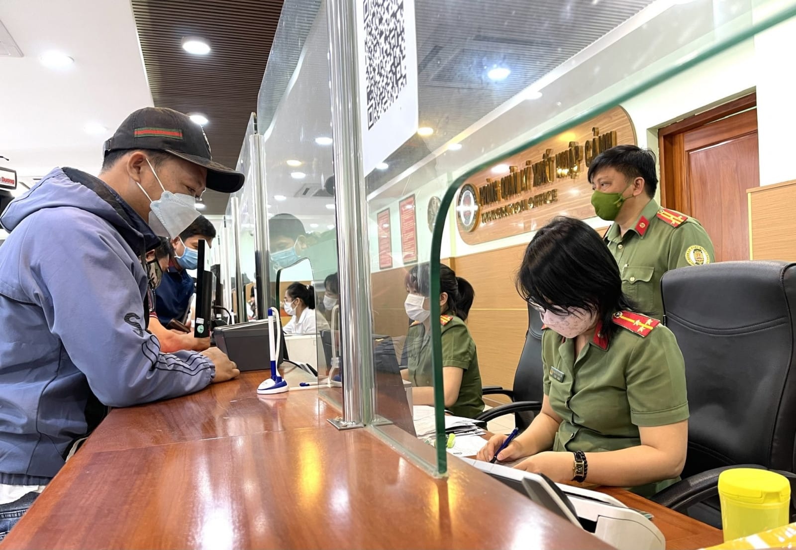 Đề xuất ngưỡng và thời gian bị tạm hoãn xuất cảnh do nợ thuế