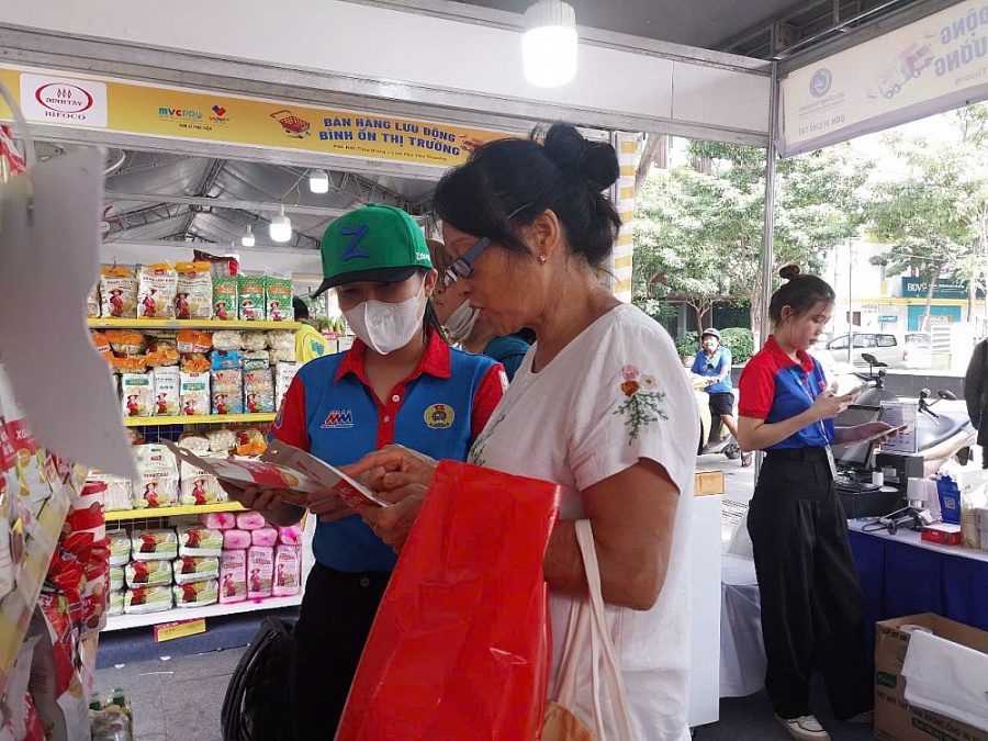 Liên kết bán hàng lưu động để bình ổn thị trường Tết Liên kết bán hàng lưu động để bình ổn thị trường Tết