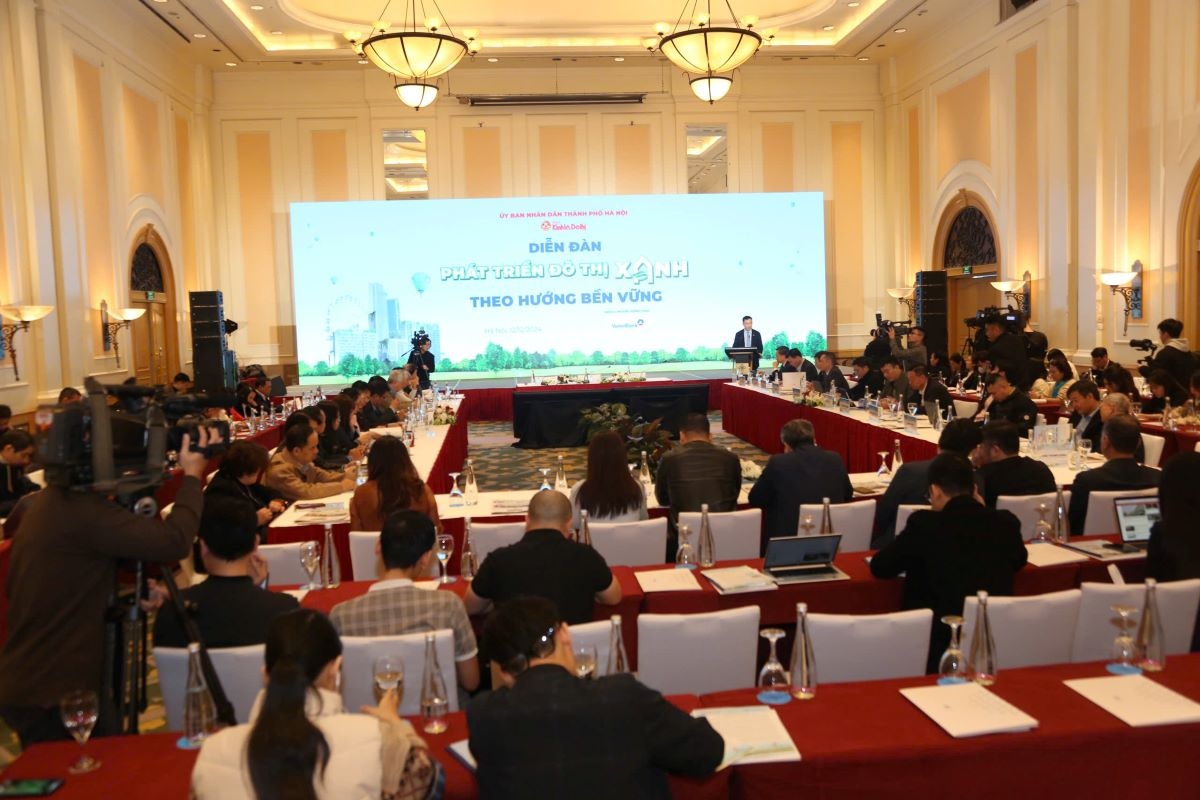 Quang cảnh diễn đàn Quang cảnh diễn đàn