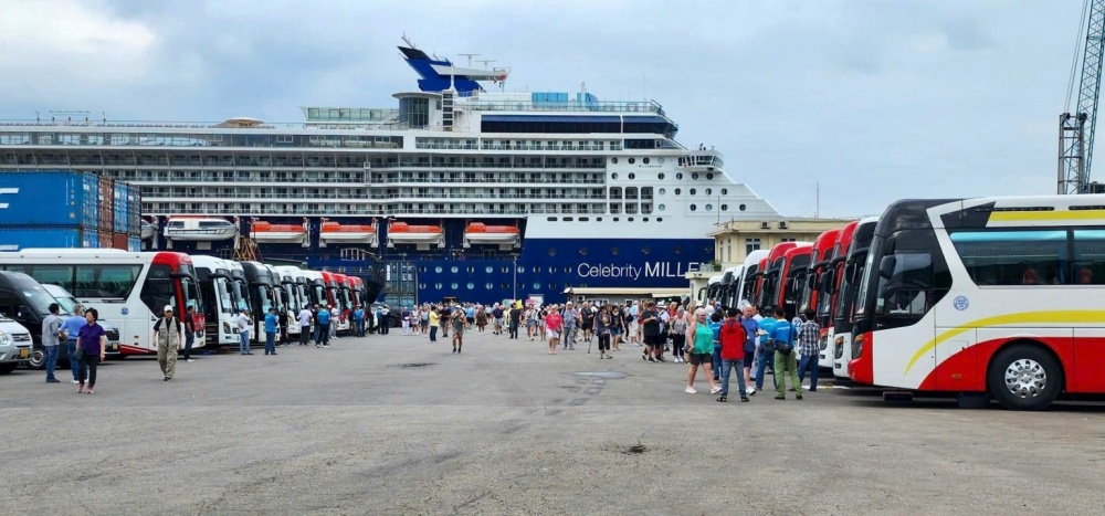 Du lịch bằng tàu biển ngày càng hấp dẫn khách quốc tế đến Việt Nam Du lịch bằng tàu biển ngày càng hấp dẫn khách quốc tế đến Việt Nam