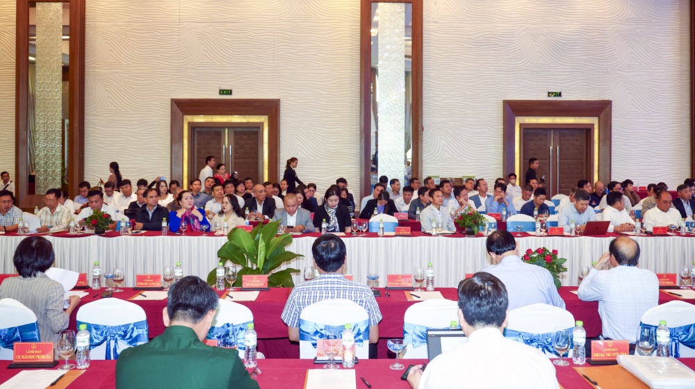 Khánh Hòa đối thoại với doanh nghiệp: Hướng tới môi trường kinh doanh bền vững Khánh Hòa đối thoại với doanh nghiệp: Hướng tới môi trường kinh doanh bền vững