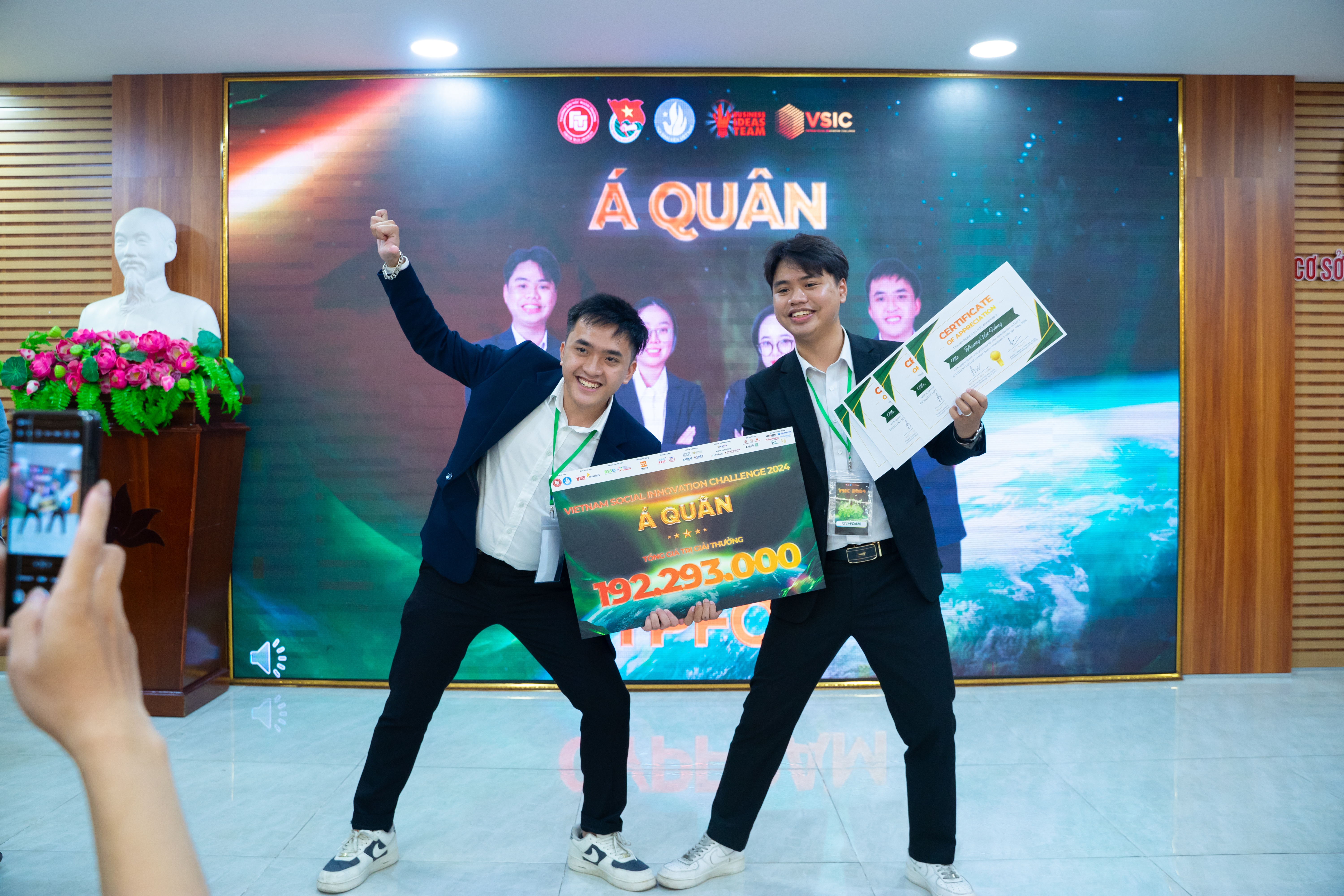 Chung kết toàn quốc VSIC 2024 chính thức gọi tên top 3 xuất sắc nhất Chung kết toàn quốc VSIC 2024 chính thức gọi tên top 3 xuất sắc nhất