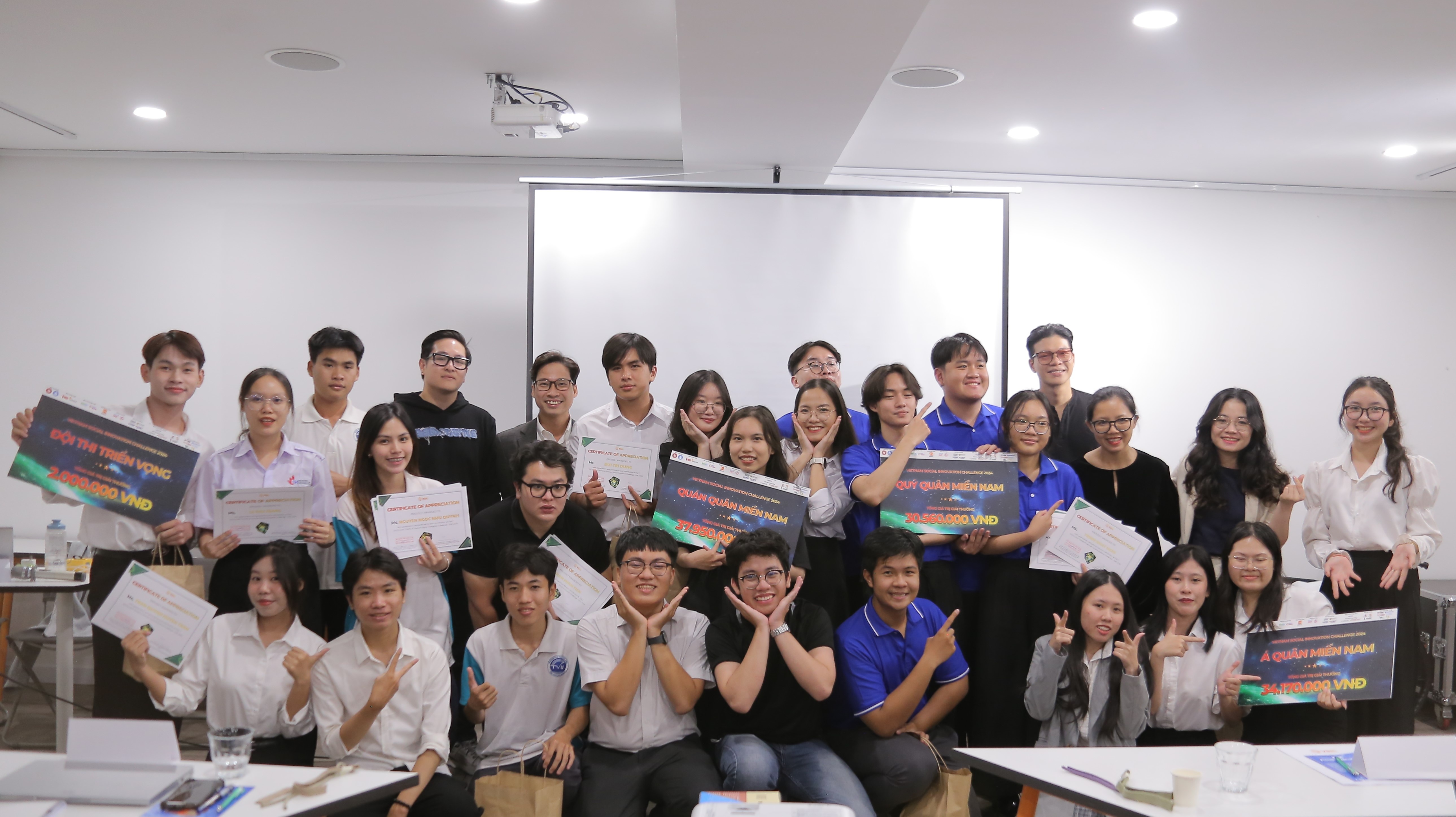 Chung kết toàn quốc VSIC 2024 chính thức gọi tên top 3 xuất sắc nhất Chung kết toàn quốc VSIC 2024 chính thức gọi tên top 3 xuất sắc nhất