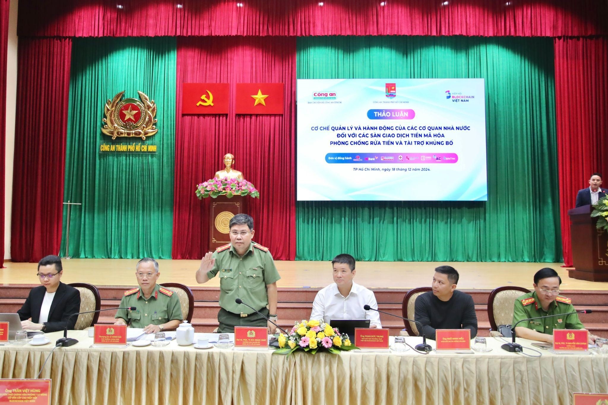 Ngăn chặn, giảm thiểu tội phạm tài chính trên không gian mạng Ngăn chặn, giảm thiểu tội phạm tài chính trên không gian mạng