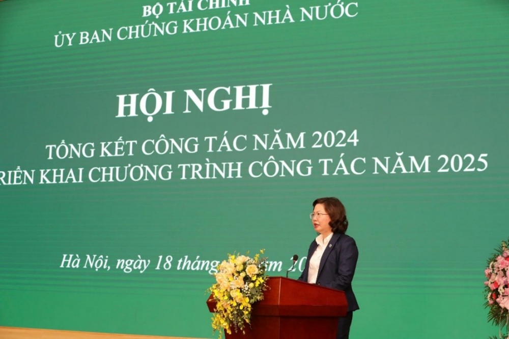 hủ tịch UBCKNN Vũ Thị Chân Phương phát biểu tại Hội nghị hủ tịch UBCKNN Vũ Thị Chân Phương phát biểu tại Hội nghị