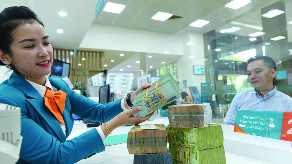 Các ngân hàng đã triển khai đồng bộ nhiều giải pháp để giảm lãi suất cho vay hỗ trợ khách hàng Các ngân hàng đã triển khai đồng bộ nhiều giải pháp để giảm lãi suất cho vay hỗ trợ khách hàng