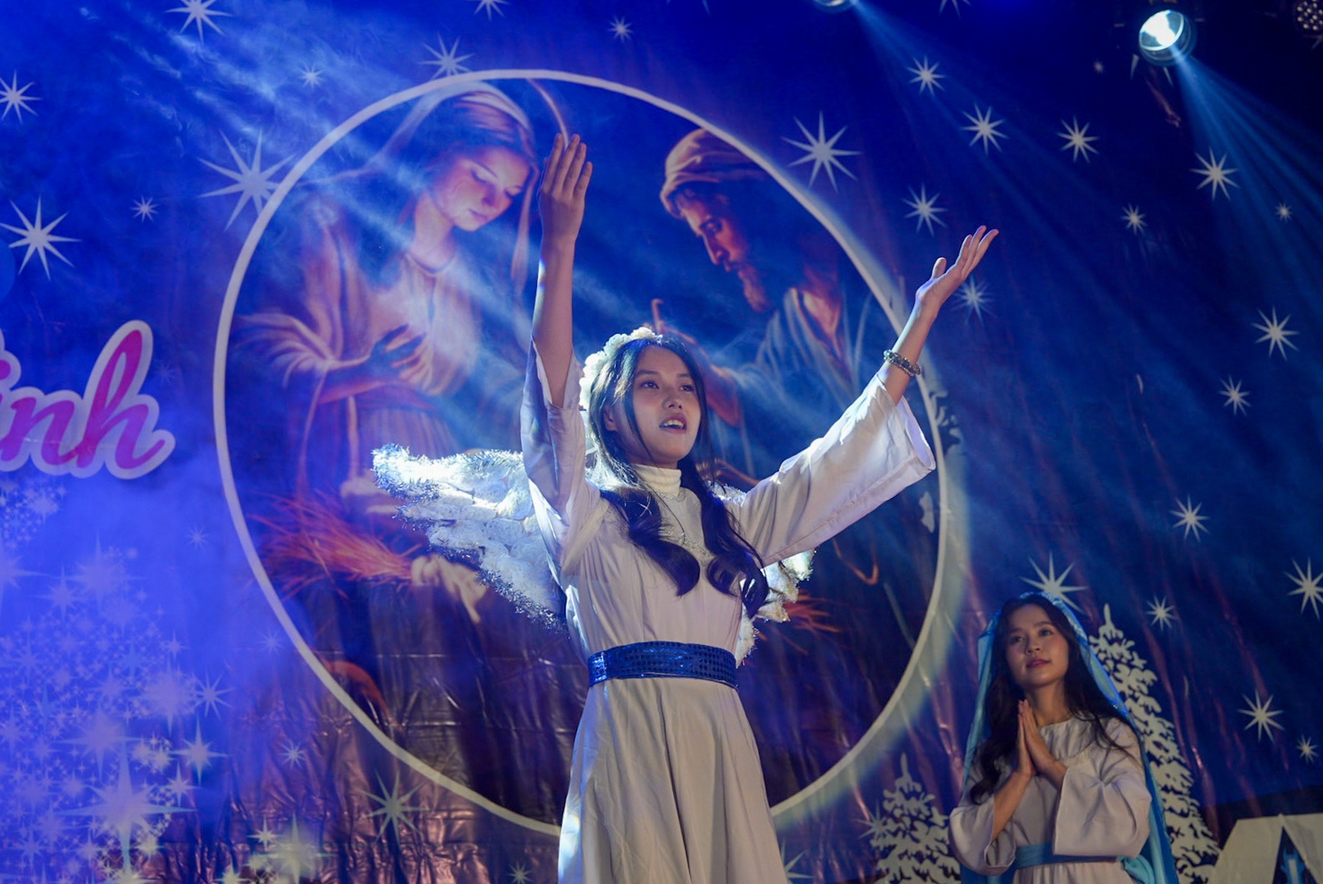 Tiết mục mẹ Maria gặp gỡ thiên thần tại nhà thờ Cửa Bắc